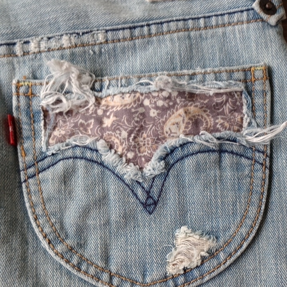 Levi's‎ Denim Mini Skirt with Distressed Accents - Picture 5 of 15